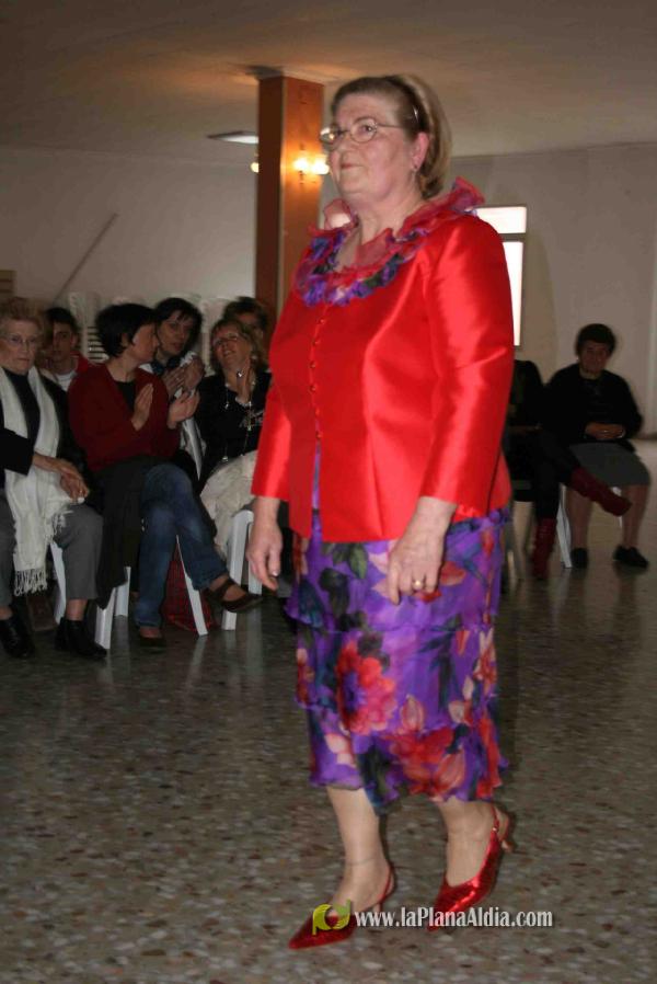 La Asociación de Amas de Casa L\'Arquet organiza un desfile de moda