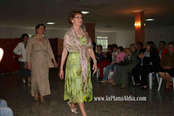 La Asociación de Amas de Casa L\'Arquet organiza un desfile de moda