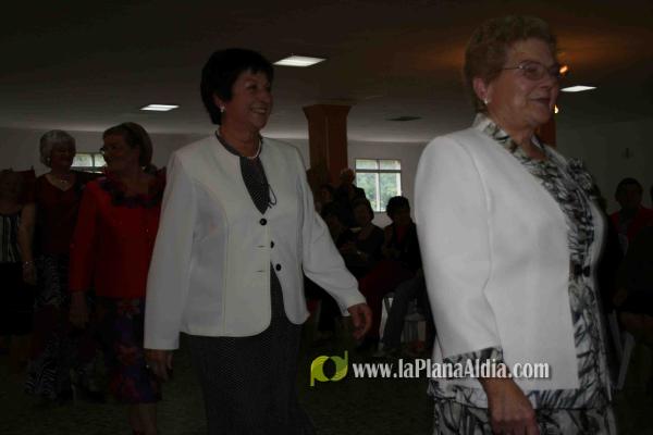 La Asociación de Amas de Casa L\'Arquet organiza un desfile de moda