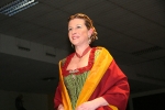 La indumentària valenciana pren la Llar Fallera.