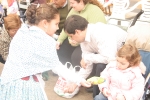 Los niños disfrutan en su Pregó Infantil