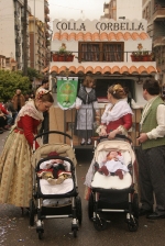 Los niños disfrutan en su Pregó Infantil