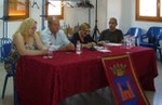 Gotzone Mora visita el centro de enfermos mentales y ofrece una conferencia en Albocàsser