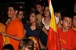 Celebran el triunfo de la \'roja\' en las piscina