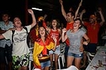 Celebran el triunfo de la \'roja\' en las piscina