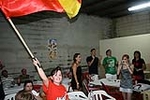 Celebran el triunfo de la \'roja\' en las piscina