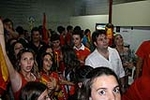 Celebran el triunfo de la \'roja\' en las piscina