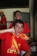 Celebran el triunfo de la \'roja\' en las piscina