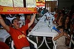 Celebran el triunfo de la \'roja\' en las piscina