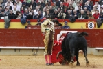 José Tomás triunfa y sale por la puerta grande