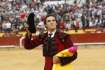 José Tomás triunfa y sale por la puerta grande