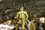 José Tomás triunfa y sale por la puerta grande