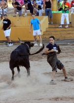 Tres minutos de encierro, pero con una cogida en la prueba de las vaquillas