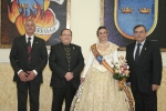 La Reina Fallera, Carmen Monfort, rep l\'afecte dels fallers en el seu acomiadament.