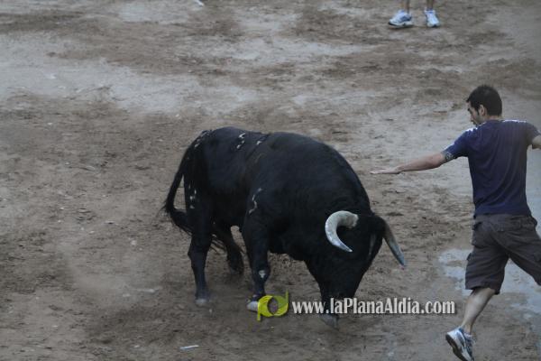 La lluvia obliga a aplazar hasta esta tarde los dos últimos toros de las fiestas de Sant Roc