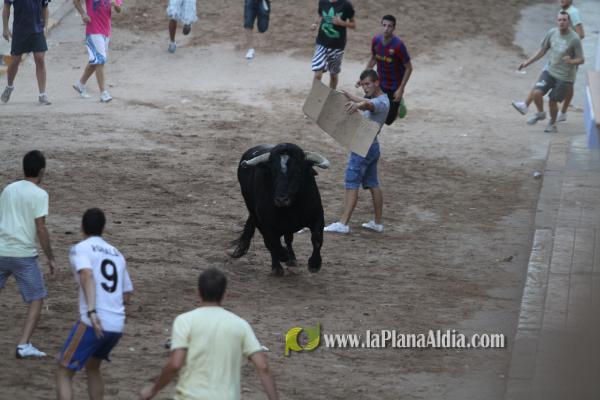 La lluvia obliga a aplazar hasta esta tarde los dos últimos toros de las fiestas de Sant Roc