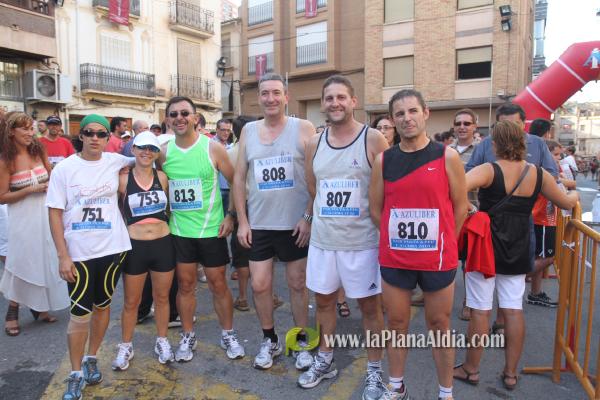 Mas de 350 participantes de todas las edades corrieron la XXIII Volta Popular a Peu a pesar del fuerte calor.