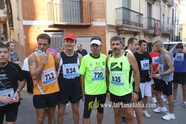 Mas de 350 participantes de todas las edades corrieron la XXIII Volta Popular a Peu a pesar del fuerte calor.