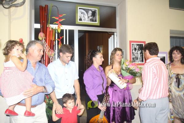Emotiva Ronda a la Reina y Damas, de la Rondalla l\'Alcalatén y poetas