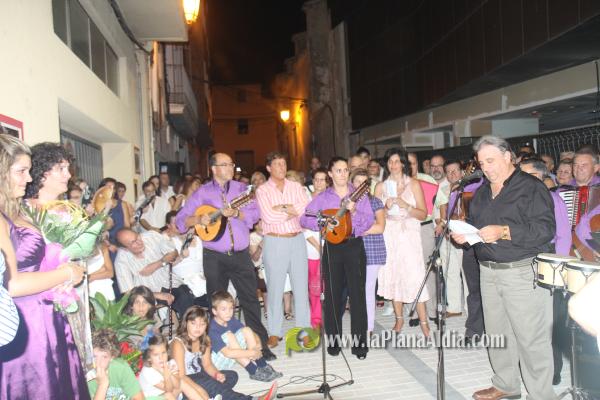 Emotiva Ronda a la Reina y Damas, de la Rondalla l\'Alcalatén y poetas