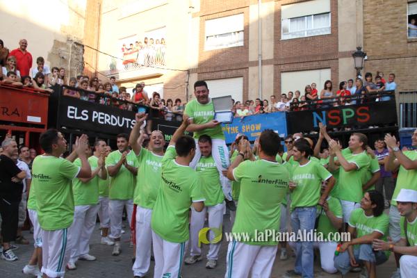 Divertido show de la Penya Platanera y homenaje a su presidente Sergio Saborit