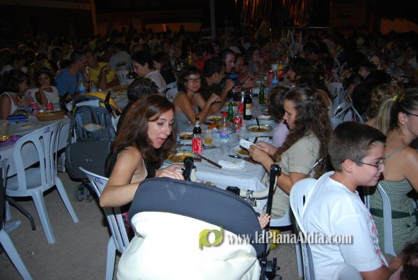 La cena de \'pa i porta\', acto central del fin de semana en San Ramón