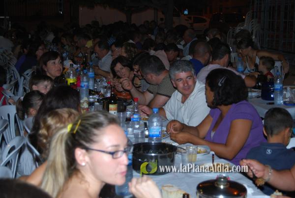 La cena de \'pa i porta\', acto central del fin de semana en San Ramón