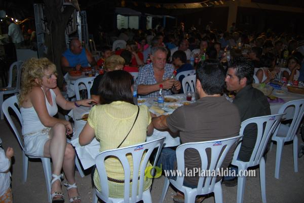 La cena de \'pa i porta\', acto central del fin de semana en San Ramón
