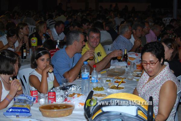 La cena de \'pa i porta\', acto central del fin de semana en San Ramón