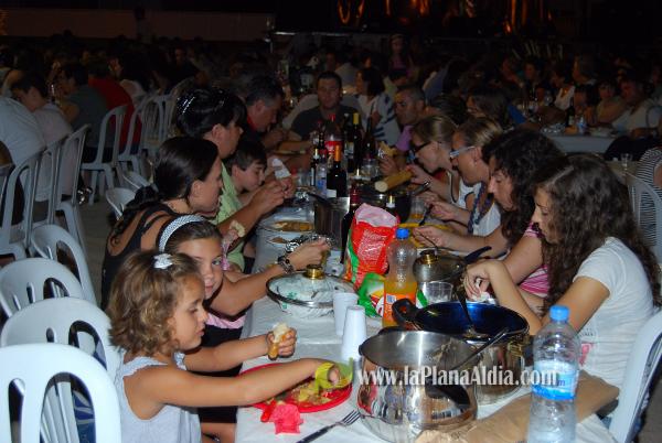 La cena de \'pa i porta\', acto central del fin de semana en San Ramón