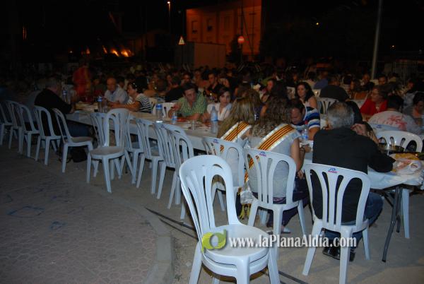 La cena de \'pa i porta\', acto central del fin de semana en San Ramón