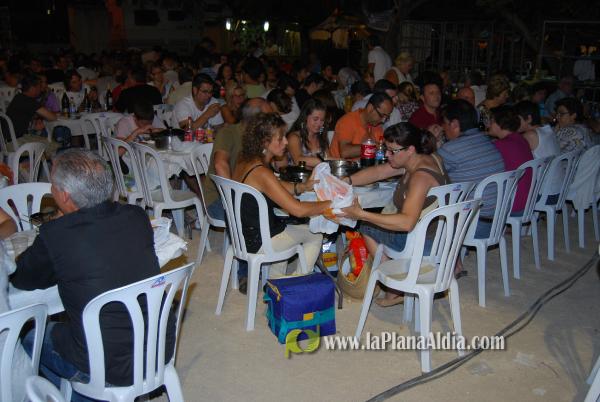 La cena de \'pa i porta\', acto central del fin de semana en San Ramón