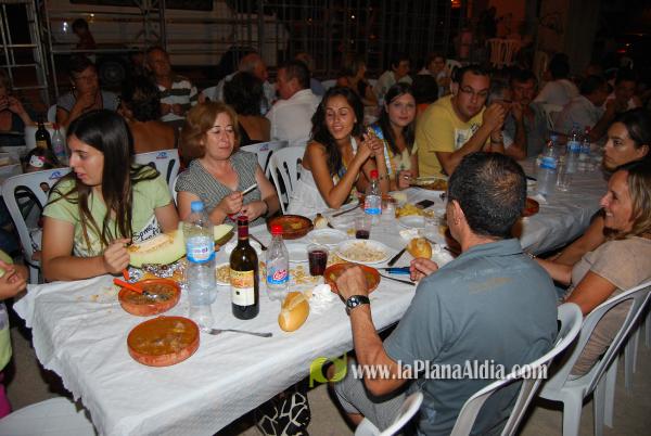 La cena de \'pa i porta\', acto central del fin de semana en San Ramón