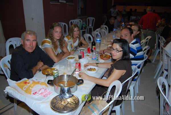 La cena de \'pa i porta\', acto central del fin de semana en San Ramón