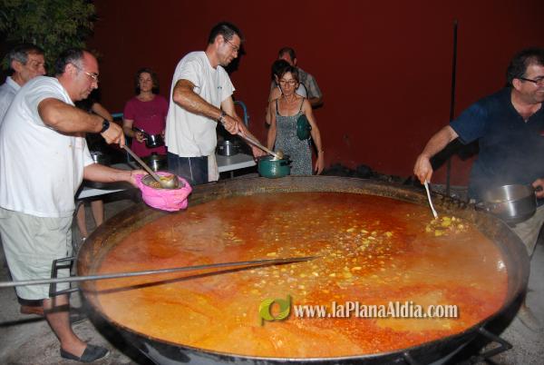 La cena de \'pa i porta\', acto central del fin de semana en San Ramón