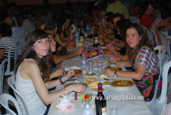 La cena de \'pa i porta\', acto central del fin de semana en San Ramón