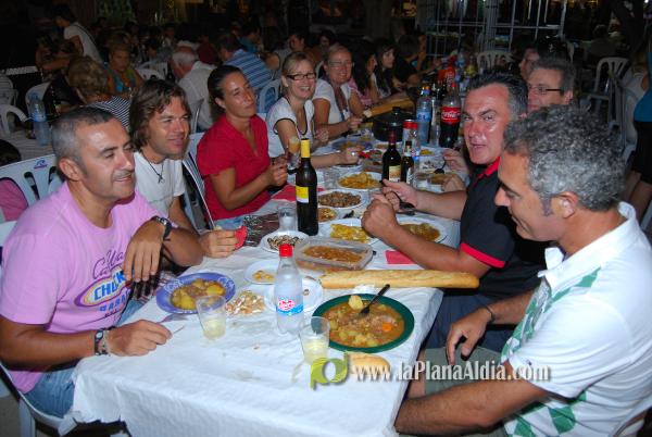 La cena de \'pa i porta\', acto central del fin de semana en San Ramón