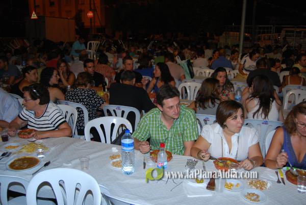 La cena de \'pa i porta\', acto central del fin de semana en San Ramón