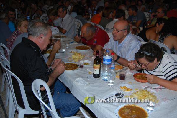 La cena de \'pa i porta\', acto central del fin de semana en San Ramón