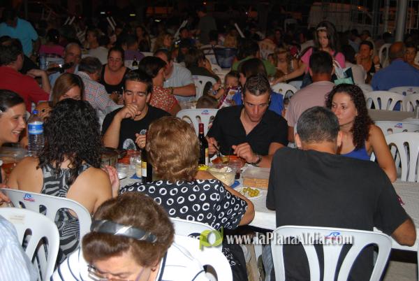 La cena de \'pa i porta\', acto central del fin de semana en San Ramón