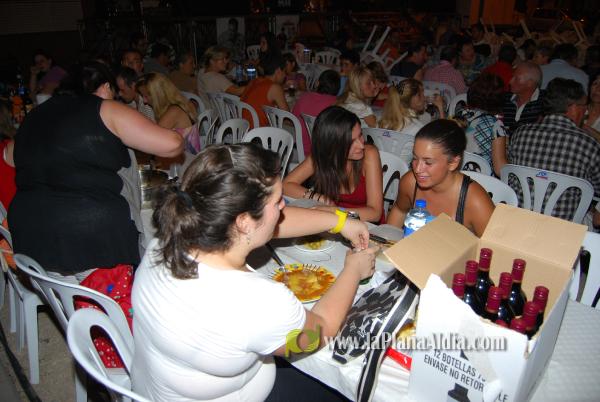La cena de \'pa i porta\', acto central del fin de semana en San Ramón