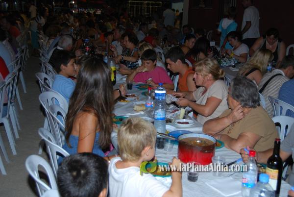La cena de \'pa i porta\', acto central del fin de semana en San Ramón