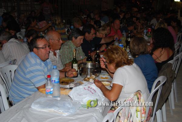 La cena de \'pa i porta\', acto central del fin de semana en San Ramón