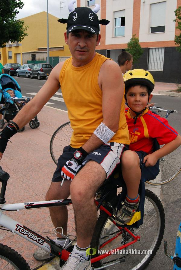�?xito de convocatoria en la marcha ciclista organizada en el barrio de San Ramón
