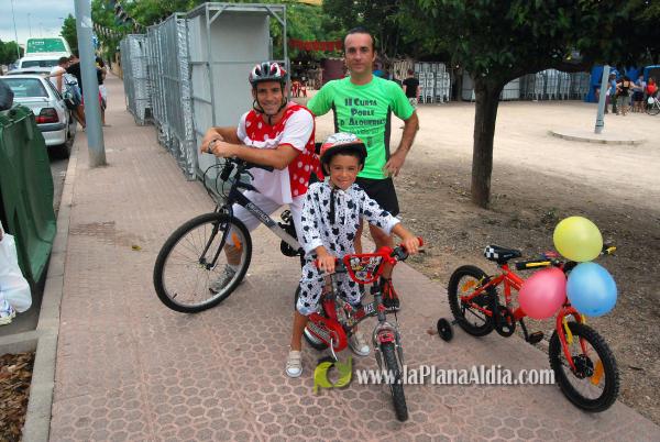 �?xito de convocatoria en la marcha ciclista organizada en el barrio de San Ramón