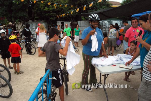 �?xito de convocatoria en la marcha ciclista organizada en el barrio de San Ramón