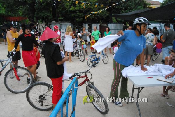 �?xito de convocatoria en la marcha ciclista organizada en el barrio de San Ramón