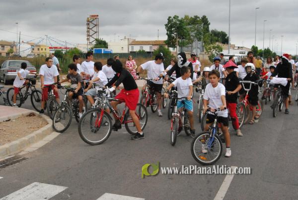 �?xito de convocatoria en la marcha ciclista organizada en el barrio de San Ramón