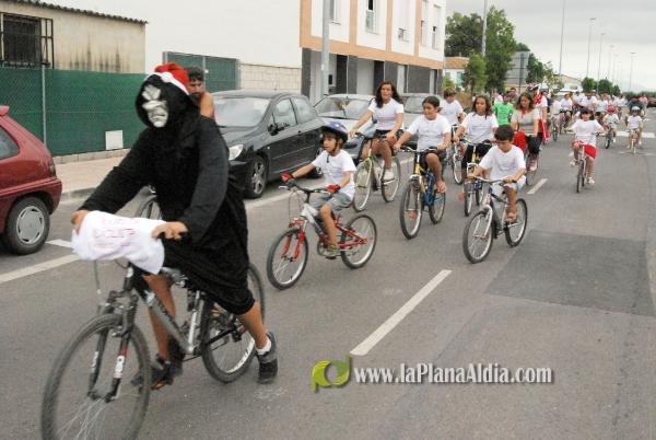 �?xito de convocatoria en la marcha ciclista organizada en el barrio de San Ramón