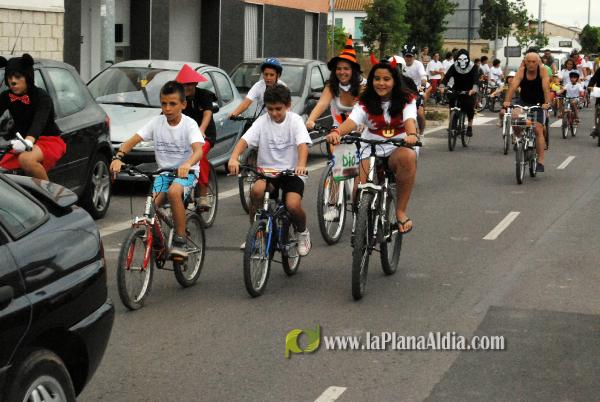 �?xito de convocatoria en la marcha ciclista organizada en el barrio de San Ramón